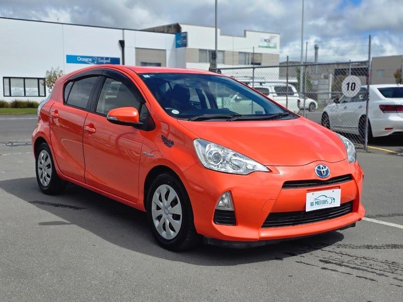 2013 Toyota Aqua G Heated seats & Reverse camera, photo 3
