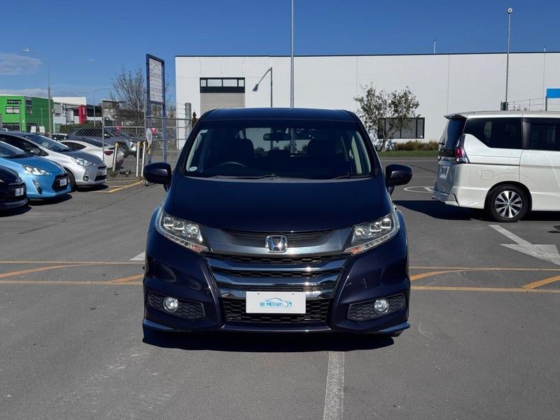 2015 Honda Odyssey Absolute, photo 2