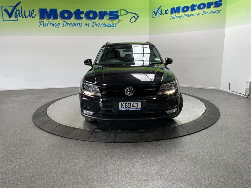 2016 Volkswagen Tiguan TSi with FRESH BLACK PACK!!, photo 2