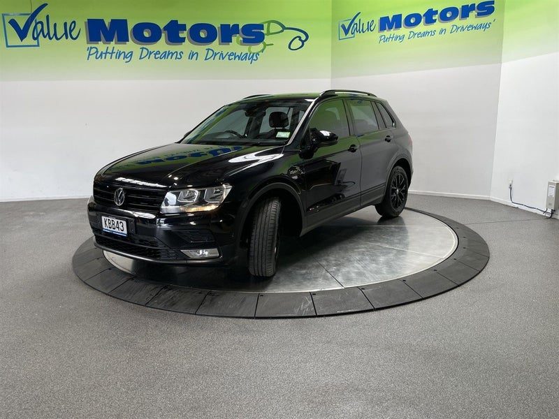 2016 Volkswagen Tiguan TSi with FRESH BLACK PACK!!, photo 3
