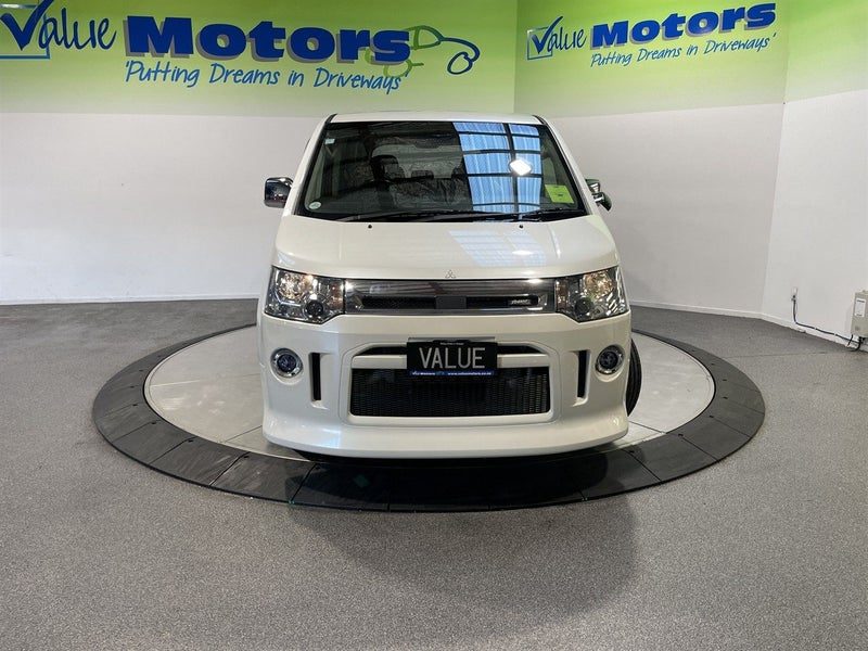 2017 Mitsubishi Delica 4WD ROADEST SPECIAL EDITION, photo 2
