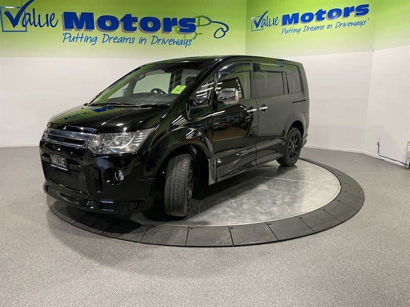 2017 Mitsubishi Delica, photo 3
