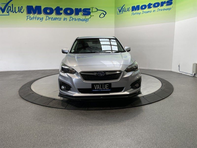 2017 Subaru Impreza 2.0L HATCH with LOW KMS, photo 2