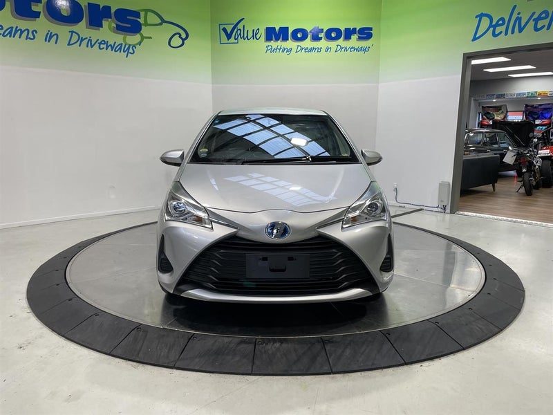 2017 Toyota Vitz HYBRID ROUGHED UP ON STEELIES, photo 2