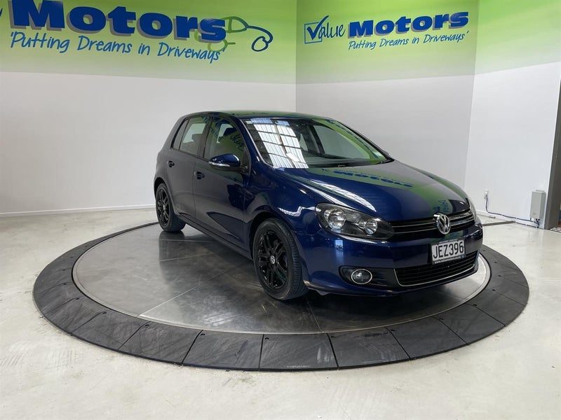 2010 Volkswagen Golf TSi HOT LOOKING HATCH!!, photo 2