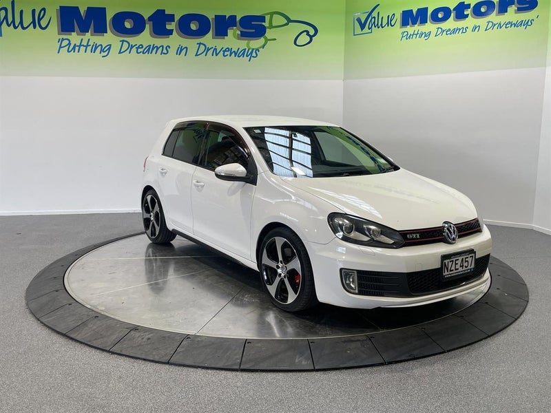 2011 Volkswagen Golf GTi, MK6 with LOW KMS, photo 2