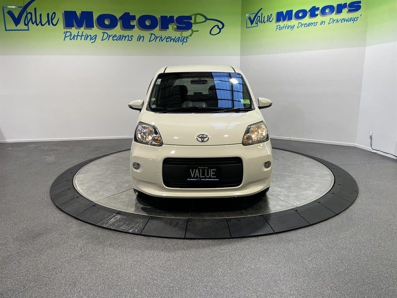 2013 Toyota Porte WIDE OPENING PASSENGER DOOR, photo 2