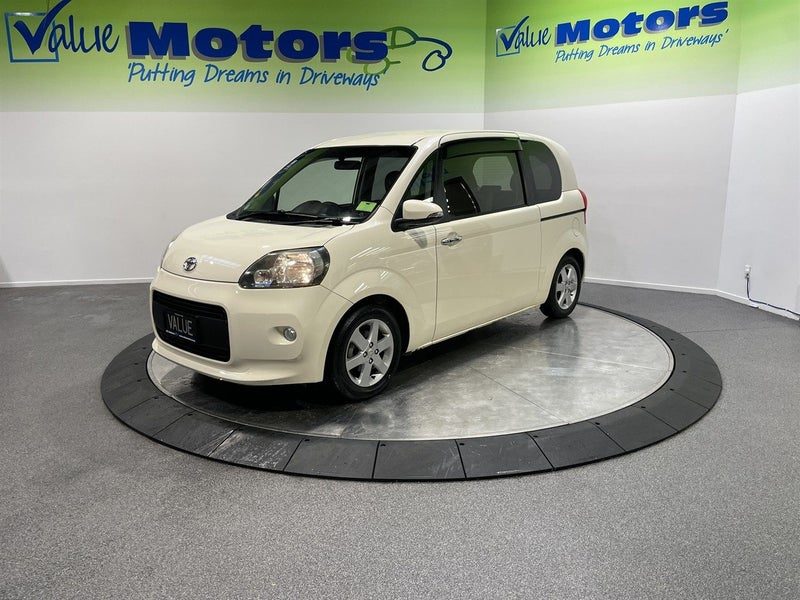 2013 Toyota Porte WIDE OPENING PASSENGER DOOR, photo 3
