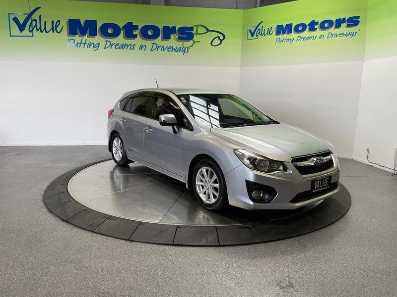 2012 Subaru Impreza 2.0L HATCH with LOW KMS, photo 2