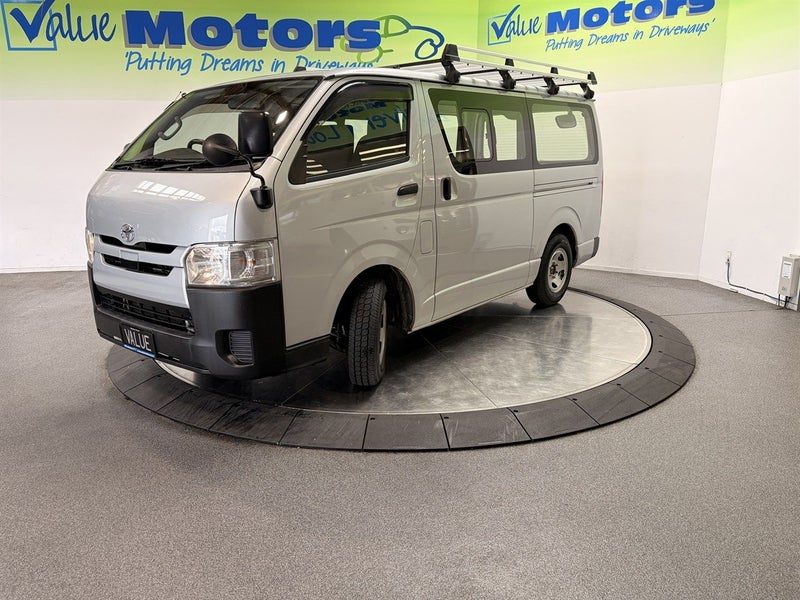 2020 Toyota Hiace, photo 3