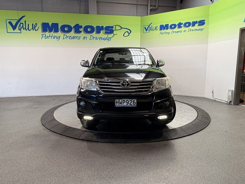 2015 Toyota Hilux SR5, photo 2