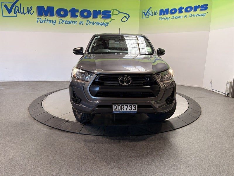 2023 Toyota Hilux SR .. LOW KMS .. CANOPY, photo 2