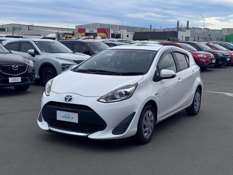 2018 Toyota Aqua, main photo