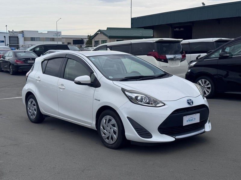 2018 Toyota Aqua, photo 3