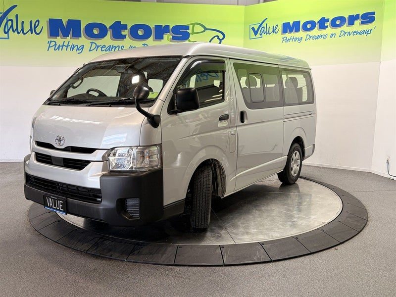2020 Toyota Hiace 10 Seater Minibus, photo 3