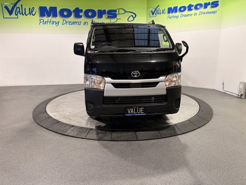 2021 Toyota Hiace PETROL with LIKE NEW LOW KMS!!, photo 2