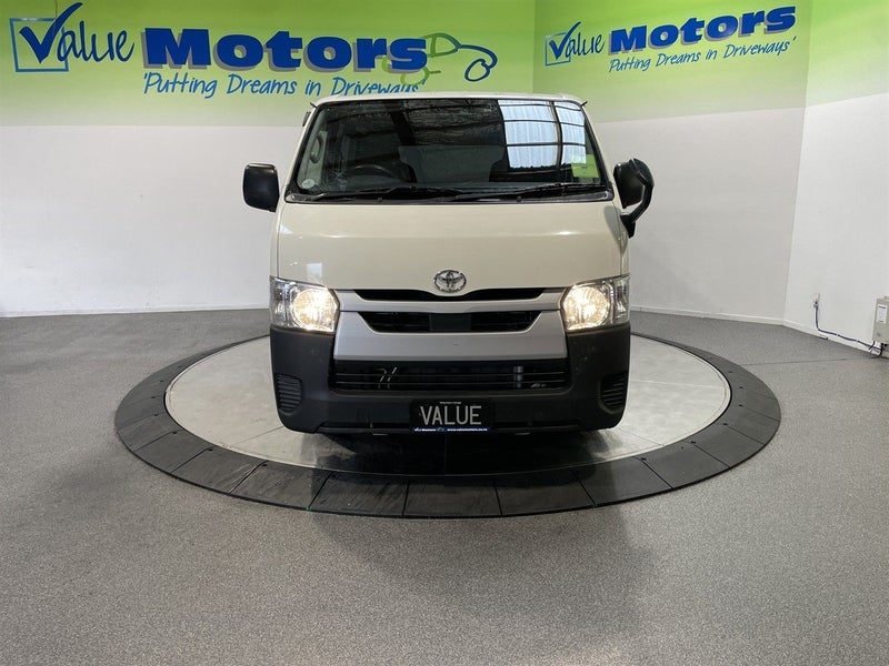 2020 Toyota Hiace CRISP 5 DOOR DIESEL VAN, photo 2