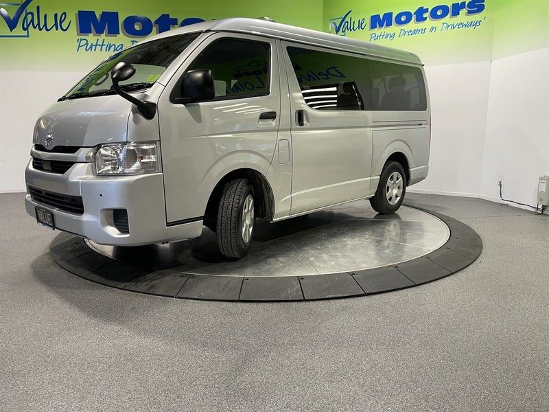 2024 Toyota Hiace 10 Seater Minibus, photo 3