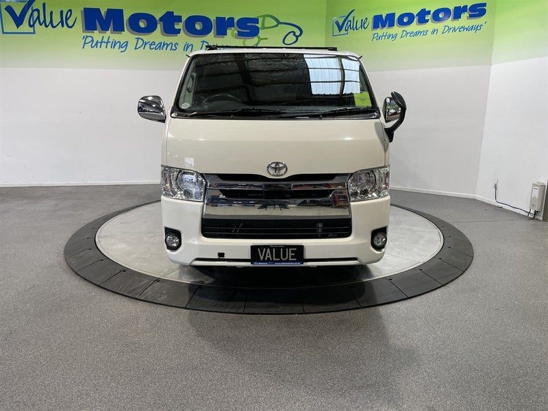 2018 Toyota Hiace GL, photo 2