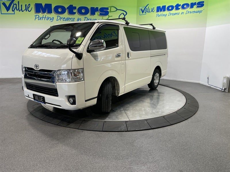 2018 Toyota Hiace GL, photo 3