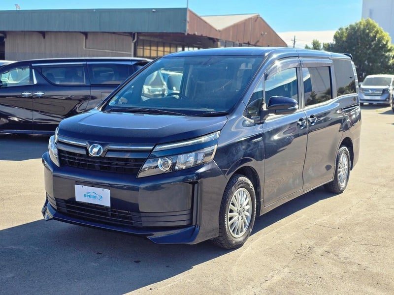 2014 Toyota Noah Voxy Hybrid