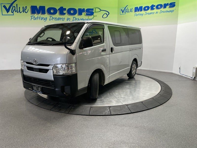 2020 Toyota Hiace 5 DOOR DIESEL with 6 SEATS, photo 3