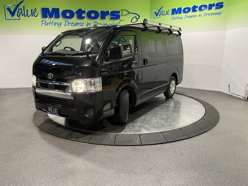 2020 Toyota Hiace, photo 3
