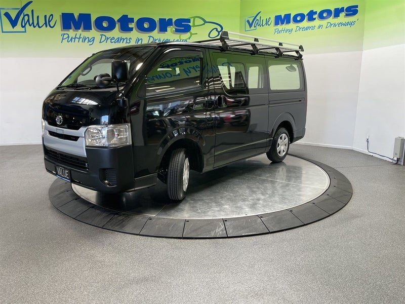 2020 Toyota Hiace, photo 3