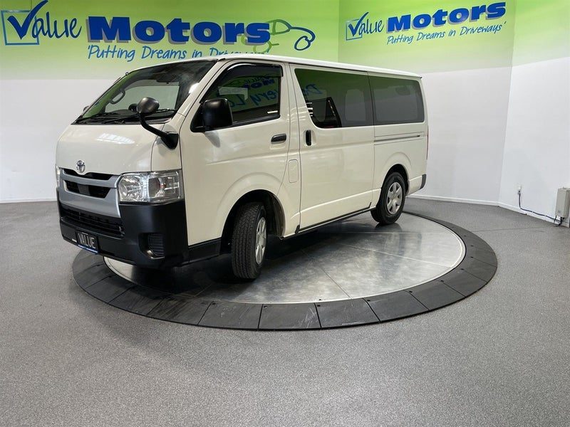 2021 Toyota Hiace, photo 3