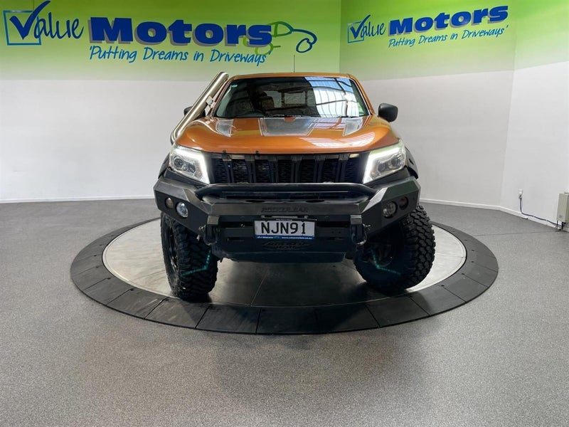 2016 Nissan Navara ST 4X4 BEAST-MODE EXTREME!!, photo 2