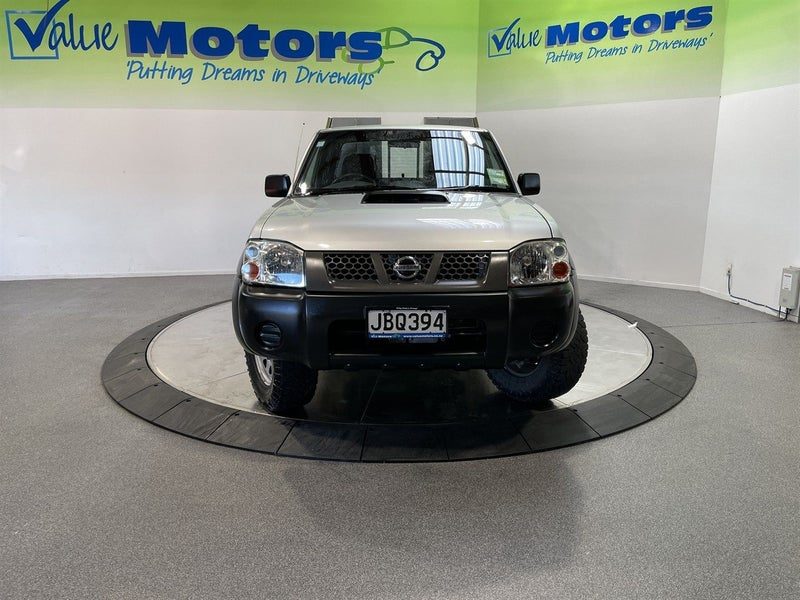 2015 Nissan Navara DX 4WD with SERVICE BODY, photo 2