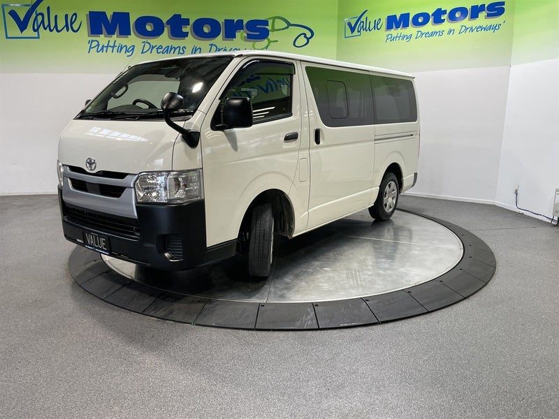 2021 Toyota Hiace 5 DOOR DIESEL with 6 SEATS, photo 3
