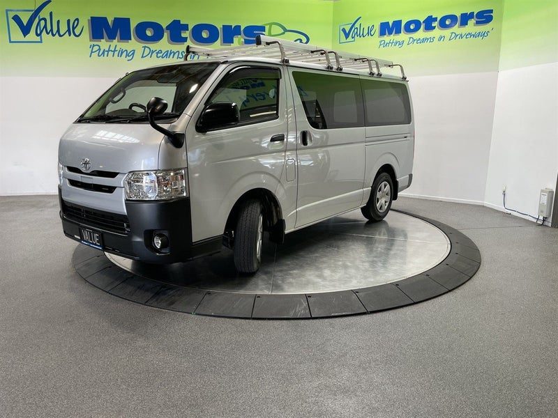 2018 Toyota Hiace, photo 3