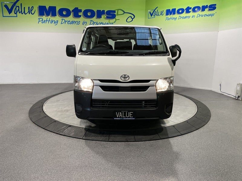 2020 Toyota Hiace 5 DOOR DIESEL .. VERY TIDY, photo 2