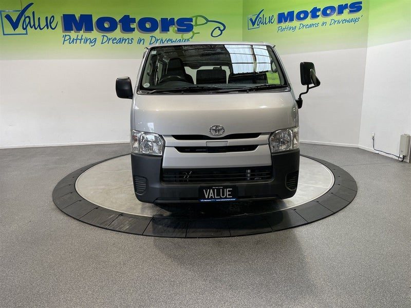 2020 Toyota Hiace 5 DOOR DIESEL .. VERY TIDY, photo 2