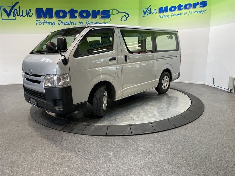 2020 Toyota Hiace 5 DOOR DIESEL .. VERY TIDY, photo 3