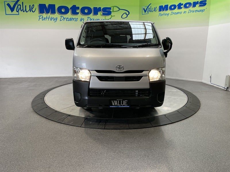 2021 Toyota Hiace 5 DOOR DIESEL with 6 SEATS, photo 2