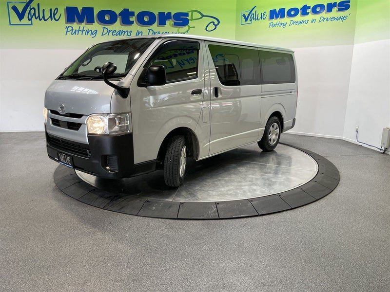 2021 Toyota Hiace 5 DOOR DIESEL with 6 SEATS, photo 3