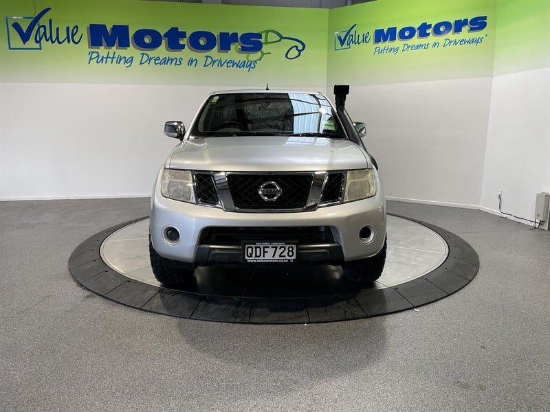 2011 Nissan Navara ST-X 4WD ROUGHED UP ON STEELIES, photo 3