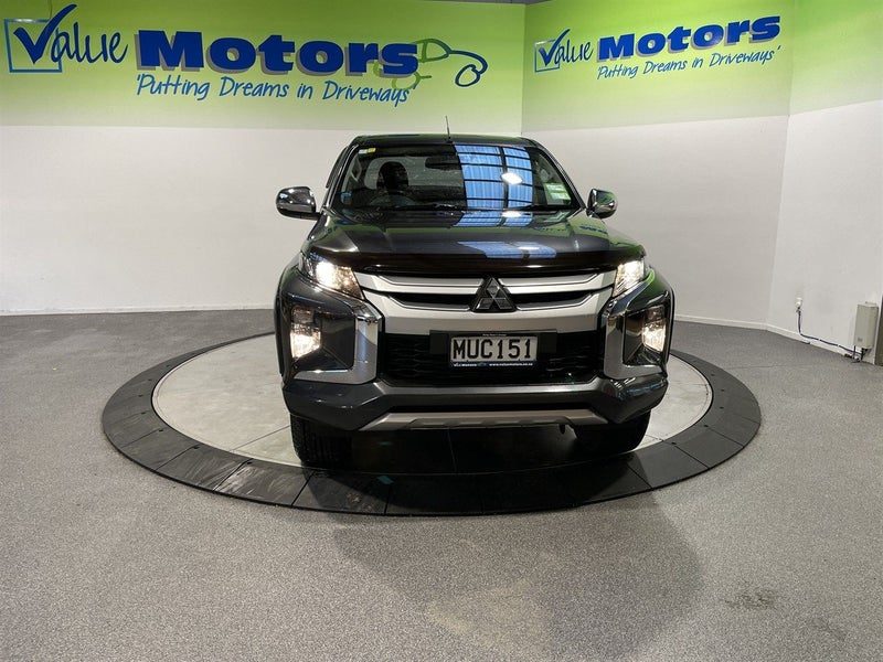 2020 Mitsubishi Triton GLXR, photo 2