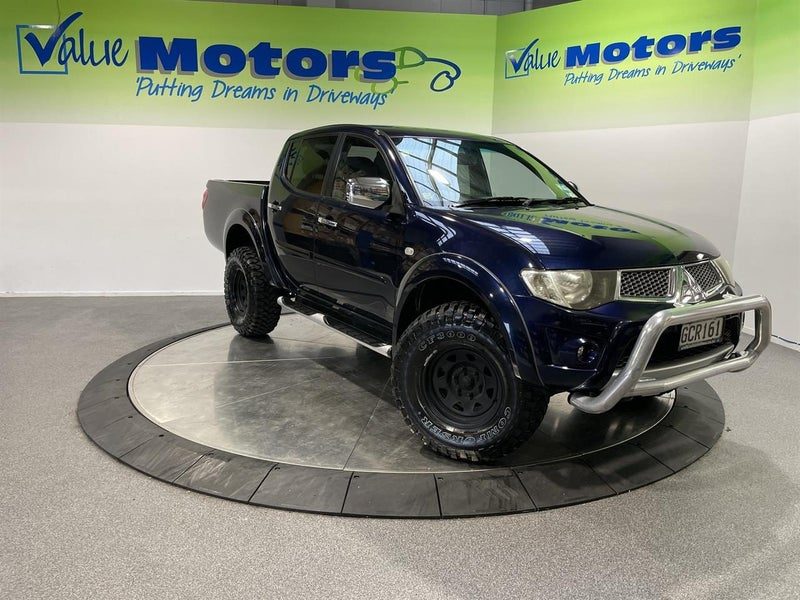 2011 Mitsubishi Triton 4WD ROUGHED UP ON STEELIES
