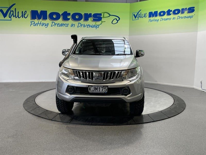 2017 Mitsubishi Triton ROUGHED UP ON STEELIES, photo 3