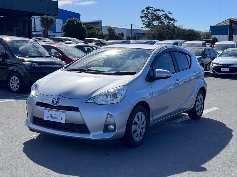2012 Toyota Aqua S Model Push button start!!
