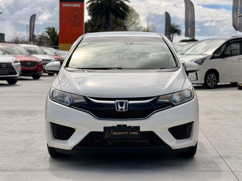 2016 Honda Fit HYBRID F PACKAGE, photo 2