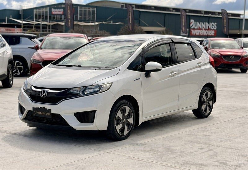 2016 Honda Fit HYBRID F PACKAGE, photo 3