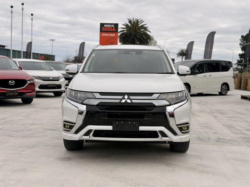 2018 Mitsubishi Outlander PHEV 4WD With Sunroof, photo 2
