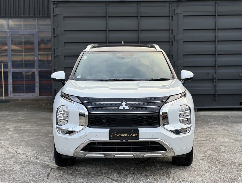 2022 Mitsubishi Outlander 7 Seater, photo 2