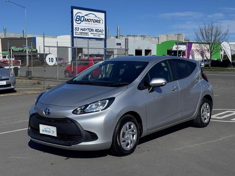 2021 Toyota Aqua New Shape With Carplay, main photo