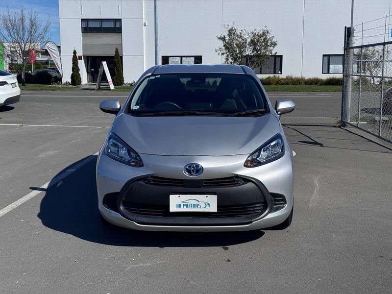 2021 Toyota Aqua New Shape With Carplay, photo 2