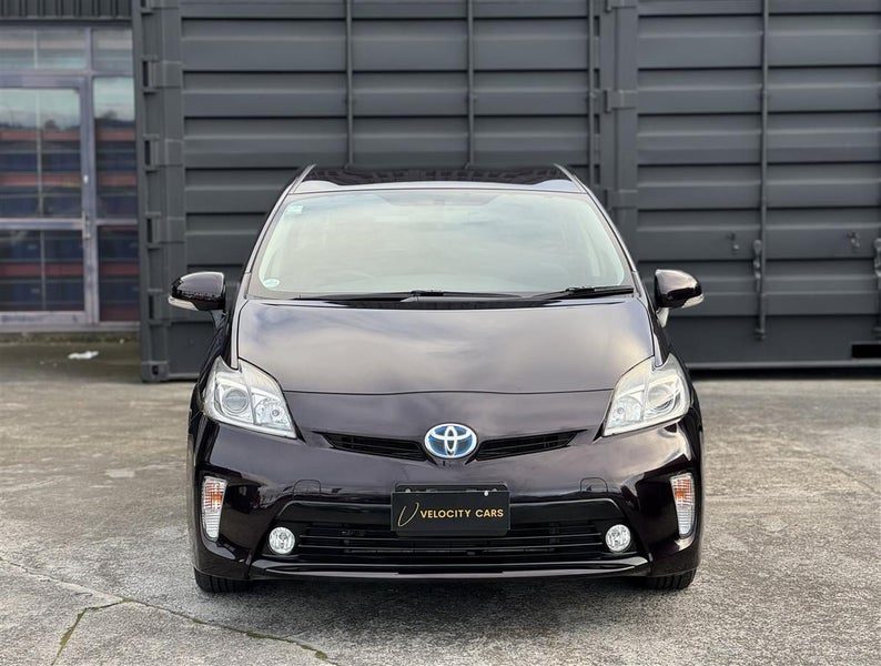 2015 Toyota Prius S HYBRID LOW KM's, photo 2